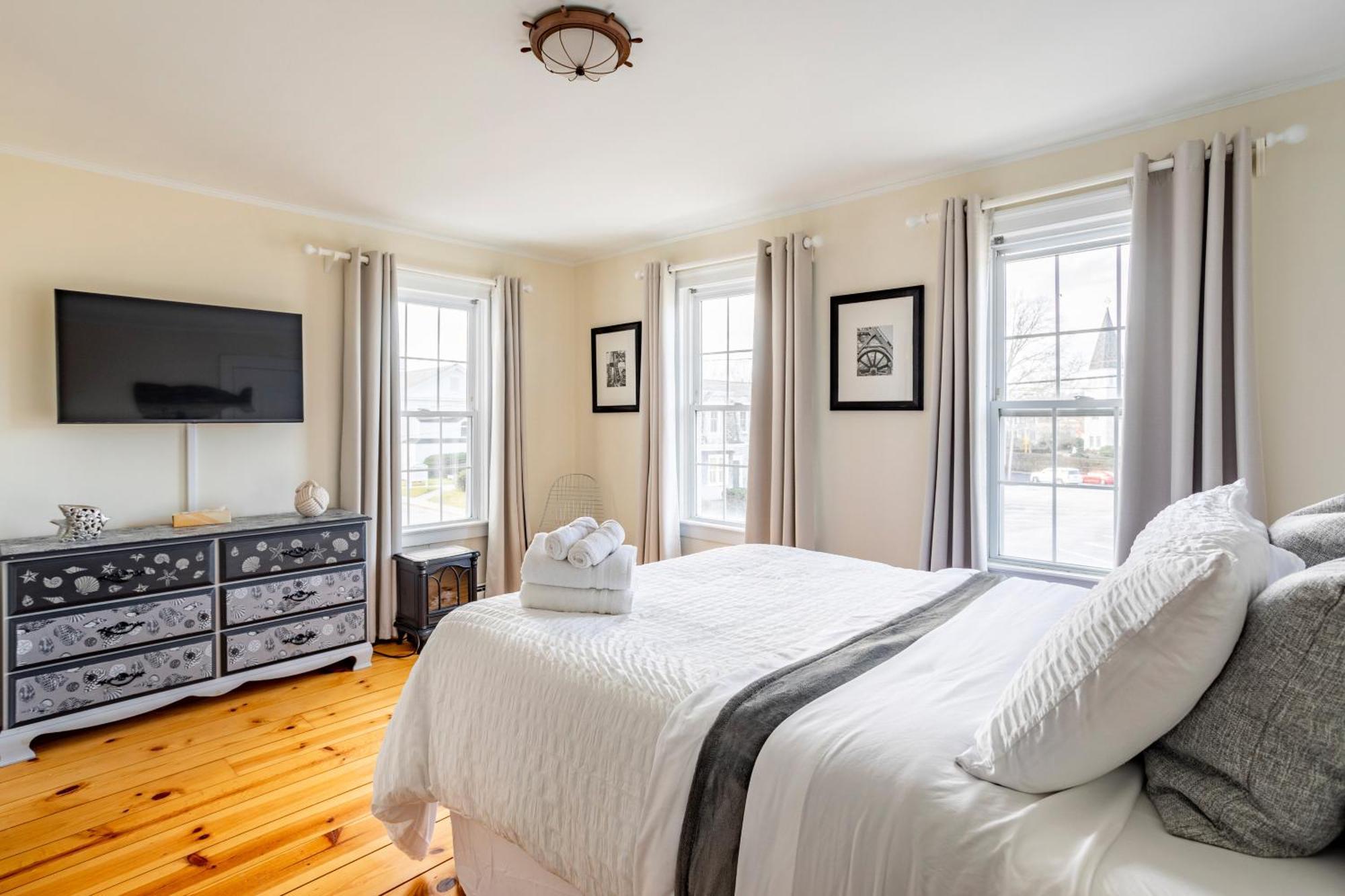 Sunny, Historic 3 Bedroom Townhouse In Downtown Mystic Stonington Εξωτερικό φωτογραφία